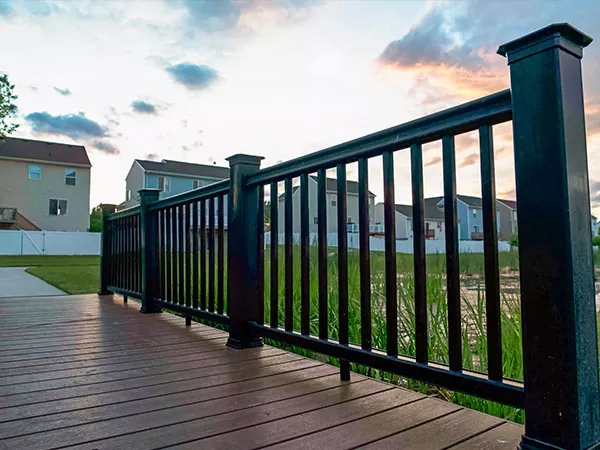 Tại sao lan can kim loại là 'Rào cản an toàn' không thể thiếu?