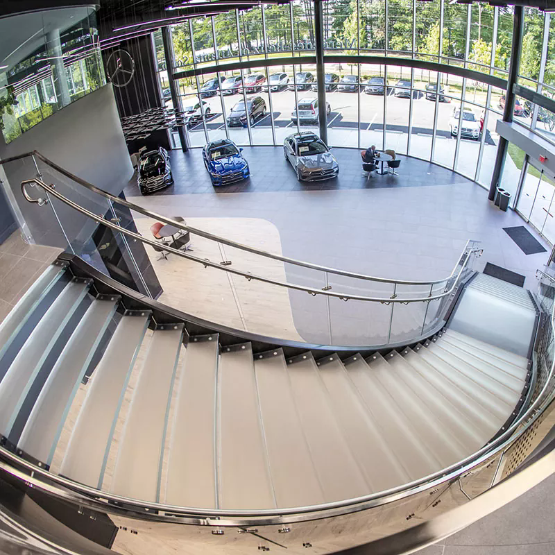 Lan can kính đang biến đổi kiến ​​trúc hiện đại và an toàn như thế nào?