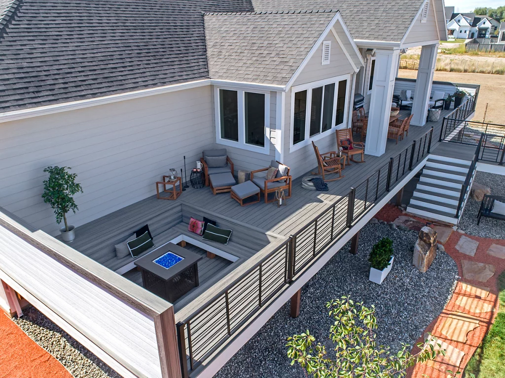 Làm thế nào để làm sạch và bảo trì lan can boong?